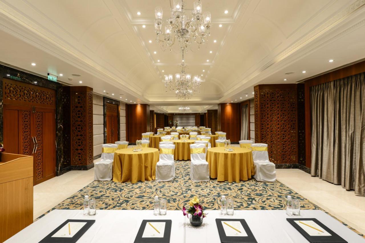 Hotel Lemon Tree Premier “The Atrium” Ahmedabad Exterior foto